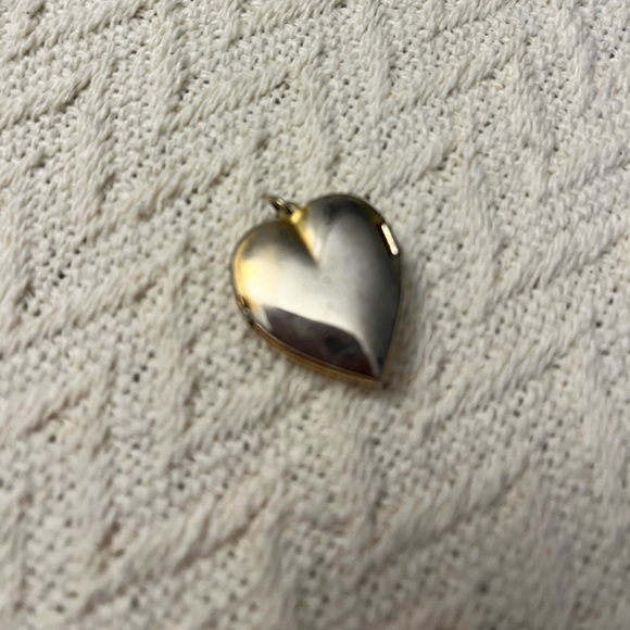 Beautiful Vintage Goldtone Mother Locket With Rhinestones - Picture 5 of 7